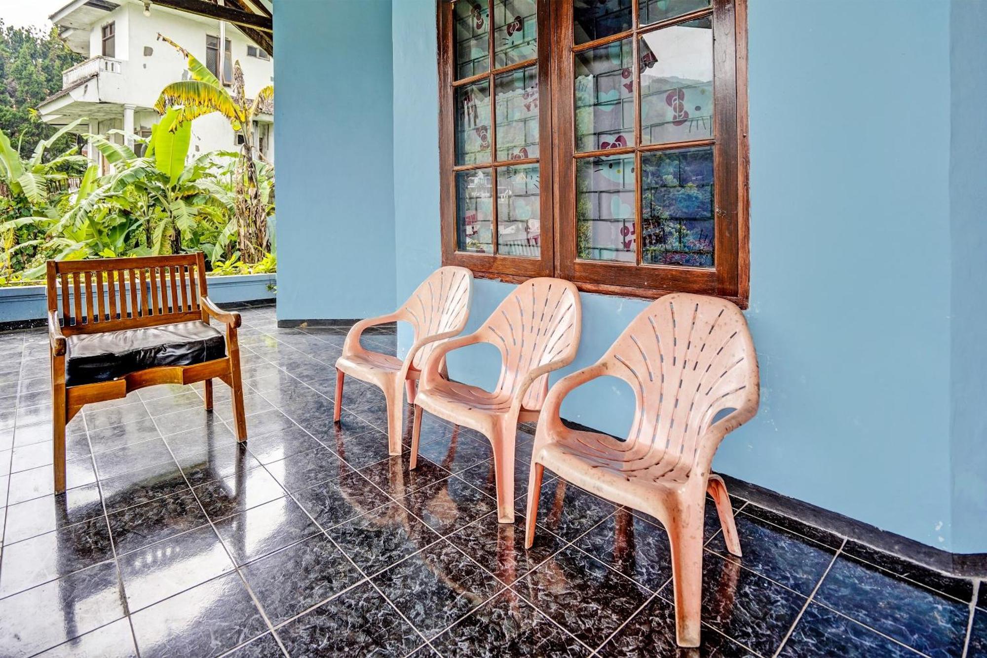Spot On 92388 Villa Segi Delapan Prigen Extérieur photo